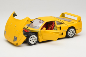 Ferrari F40 Sárga Bburago 1:18 3032-Y1 Fém – 2. kép a 8-ből
