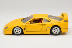 Ferrari F40 Sárga Bburago 1:18 3032-Y1 Fém – 4. kép a 8-ből