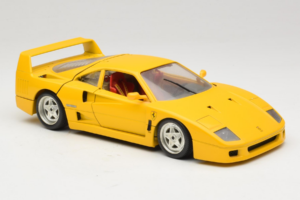 Ferrari F40 Sárga Bburago 1:18 3032-Y1 Fém – 6. kép a 8-ből