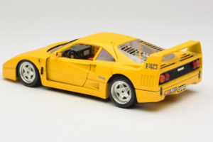Ferrari F40 Sárga Bburago 1:18 3032-Y1 Fém – 7. kép a 8-ből