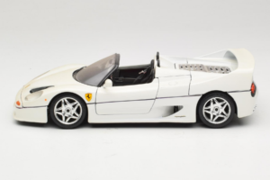 Ferrari F50 Kabrió Fehér Bburago 1:18 3352-W1 Fém – 4. kép a 8-ből