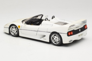Ferrari F50 Kabrió Fehér Bburago 1:18 3352-W1 Fém – 7. kép a 8-ből