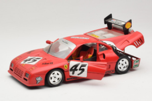 Ferrari 288 GTO Evoluzione #45 Piros Revell 1:18 48820 Fém – 2. kép a 8-ből