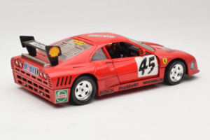Ferrari 288 GTO Evoluzione #45 Piros Revell 1:18 48820 Fém – 3. kép a 8-ből