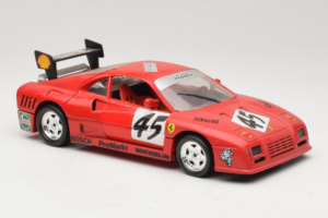 Ferrari 288 GTO Evoluzione #45 Piros Revell 1:18 48820 Fém – 6. kép a 8-ből