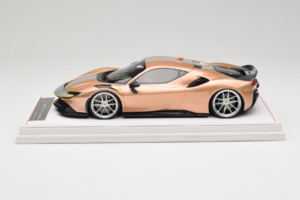 Ferrari SF90 Novitec Arany Ezüst Csík IVY 1:18 REMC028 Gyanta