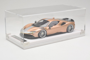Ferrari SF90 Novitec Arany Ezüst Csík IVY 1:18 REMC028 Gyanta – 6. kép a 7-ből