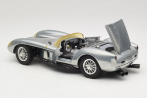 Ferrari Testa Rossa Chrome Silver Hot Wheels 1:18 25737 Fém – 5. kép a 8-ből