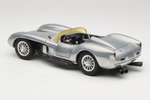 Ferrari Testa Rossa Chrome Silver Hot Wheels 1:18 25737 Fém – 7. kép a 8-ből