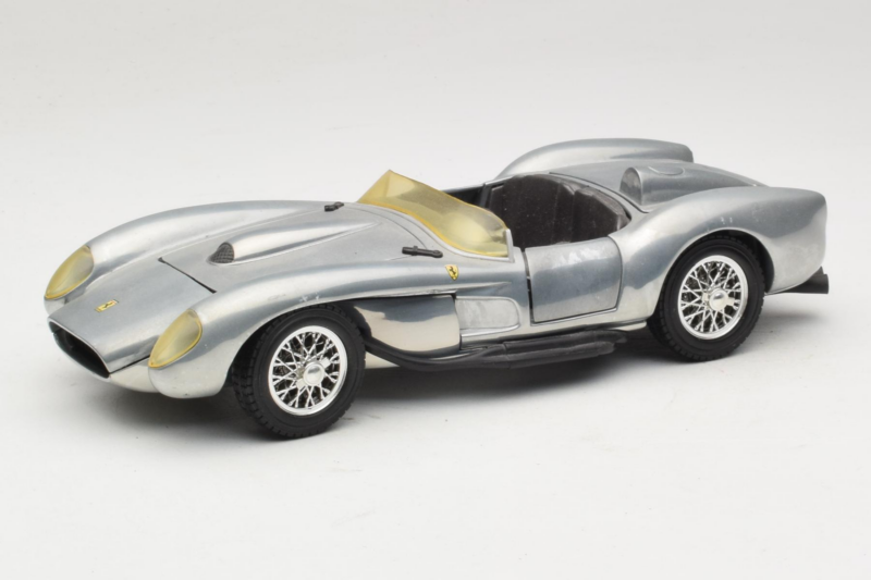 Ferrari Testa Rossa Chrome Silver Hot Wheels 1:18 25737 Fém