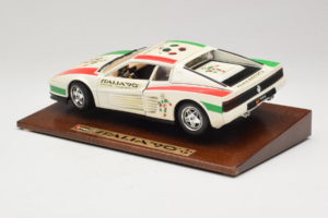 Ferrari Testarossa Italia 90 Fehér Bburago 1:18 3059-W1 Fém – 6. kép a 8-ből