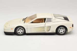 Ferrari Testarossa Fehér Bburago 1:18 3019-W1 Fém – 4. kép a 8-ből