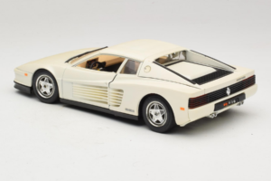 Ferrari Testarossa Fehér Bburago 1:18 3019-W1 Fém – 7. kép a 8-ből