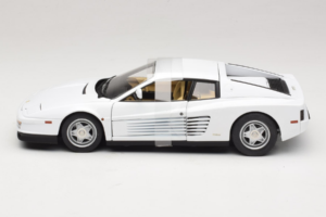 Ferrari Testarossa Fehér Miami Vice Hot Wheels 1:18 P9904 Fém – 3. kép a 6-ből