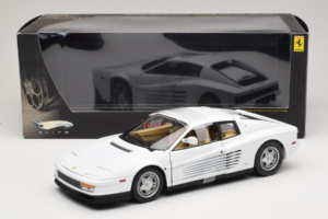 Ferrari Testarossa Fehér Miami Vice Hot Wheels 1:18 P9904 Fém – 6. kép a 6-ből