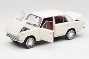 Fiat 124 Fehér IXO 1:18 18CMC205OP Fém – 2. kép a 8-ből
