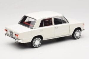 Fiat 124 Fehér IXO 1:18 18CMC205OP Fém – 3. kép a 8-ből