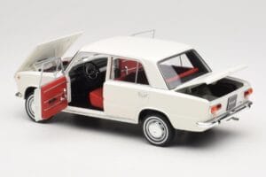 Fiat 124 Fehér IXO 1:18 18CMC205OP Fém – 5. kép a 8-ből