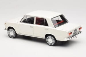 Fiat 124 Fehér IXO 1:18 18CMC205OP Fém – 7. kép a 8-ből
