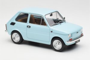 Fiat 126 Világoskék MCG 1:18 MCG18415 Fém – 4. kép a 6-ből