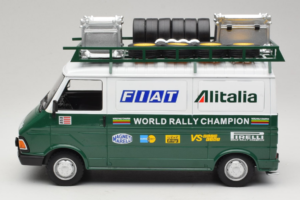 Fiat 242 Alitalia Rally Team Assistance With Trailer 1978 IXO 1:18 18CMC027WX Fém – 4. kép a 7-ből