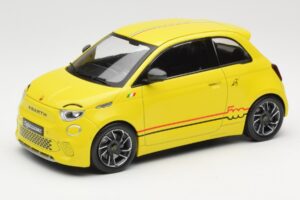 Abarth 500e Sárga IXO 1:18 MCG18498 Fém