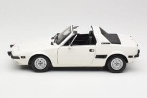 Fiat X1/9 Fehér Minichamps 1:18 100121685 Fém – 4. kép a 8-ből