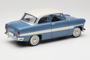 Ford Taunus 12M P2 Kék Csíkok Revell 1:18 08880-M1 Fém – 3. kép a 8-ből