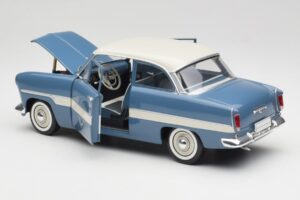 Ford Taunus 12M P2 Kék Csíkok Revell 1:18 08880-M1 Fém – 5. kép a 8-ből