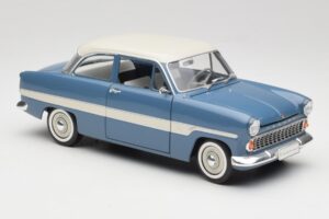 Ford Taunus 12M P2 Kék Csíkok Revell 1:18 08880-M1 Fém – 6. kép a 8-ből