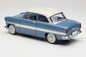 Ford Taunus 12M P2 Kék Csíkok Revell 1:18 08880-M1 Fém – 7. kép a 8-ből