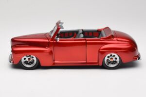 Ford Cabriolet Red Metallic Road Signature 1:18 30028 Fém – 4. kép a 8-ből