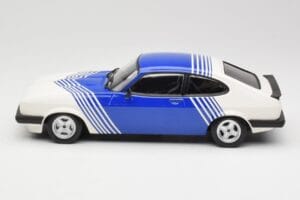 Ford Capri Mk2 3.0 Fehér Kék Csíkokkal Minichamps 1:18 155788600 Fém – 3. kép a 6-ből