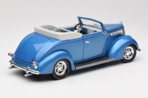 Ford Kabrió Kék Road Signature 1:18 92238 Fém – 3. kép a 8-ből