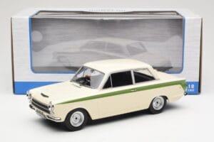 Ford Cortina Lotus White & Green Stripe MCG 1:18 MCG18434 Fém – 6. kép a 6-ből