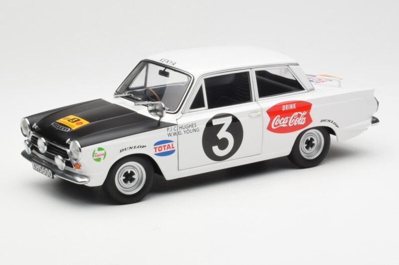 Ford Cortina Mk1 #3 P. Hughes / B. Young African Safari Rally 1964 AUTOart 1:18 86428 Fém