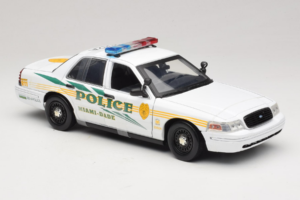 Ford Crown Victoria Police Interceptor CSI Miami GreenLight 1:18 13514 Fém – 4. kép a 6-ből