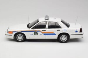 Ford Crown Victoria RCMP Police Car AUTOart 1:18 72706 Fém – 4. kép a 8-ből