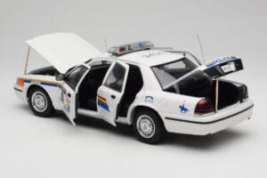 Ford Crown Victoria RCMP Police Car AUTOart 1:18 72706 Fém – 5. kép a 8-ből