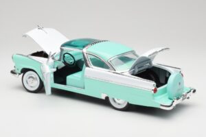 Ford Crown Victoria Seafoam Zöld & Fehér Road Legends 1:18 92138 Fém – 4. kép a 7-ből