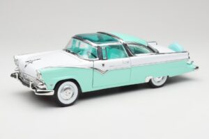 Ford Crown Victoria Seafoam Zöld & Fehér Road Legends 1:18 92138 Fém