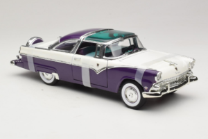 Ford Crown Victoria Fehér Lila Road Signature 1:18 92138-P1 Fém – 4. kép a 6-ből