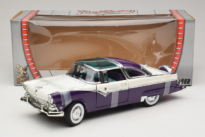 Ford Crown Victoria Fehér Lila Road Signature 1:18 92138-P1 Fém – 6. kép a 6-ből