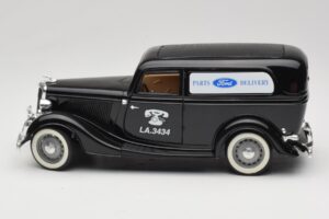 Ford Delivery Truck Ford Parts Fekete Solido 1:18 8417 Fém – 4. kép a 8-ből
