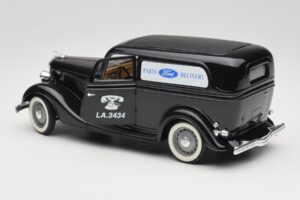Ford Delivery Truck Ford Parts Fekete Solido 1:18 8417 Fém – 5. kép a 8-ből