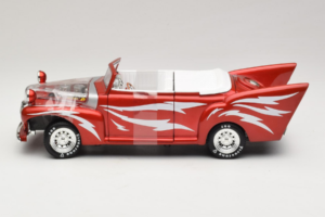 Ford De Luxe Kabrió Greased Lightning Piros Joyride 1:18 33544 Fém – 3. kép a 5-ből