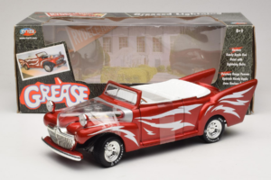 Ford De Luxe Kabrió Greased Lightning Piros Joyride 1:18 33544 Fém – 5. kép a 5-ből