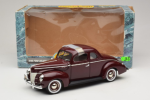 Ford Deluxe Coupe Sötétpiros ERTL 1:18 7936 Fém – 7. kép a 7-ből