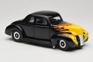 Ford Deluxe Hot Rod Fekete Universal Hobbies 1:18 6002 Fém – 6. kép a 8-ből