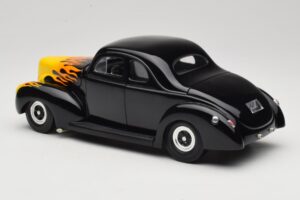 Ford Deluxe Hot Rod Fekete Universal Hobbies 1:18 6002 Fém – 7. kép a 8-ből